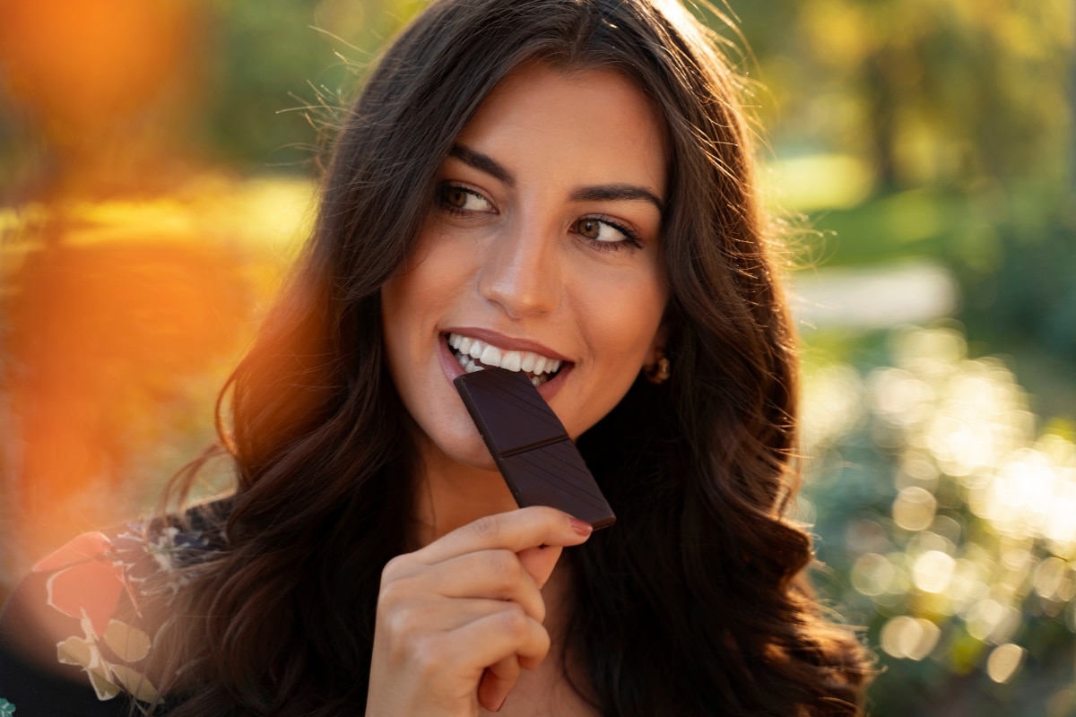 How to Eat Dark Chocolate Without Staining Your Teeth